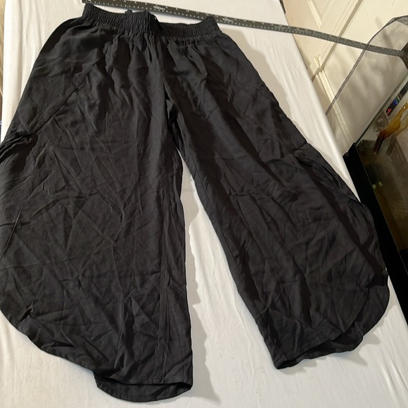 Maurices Pants - Maurices size X-Small black cropped wide leg high slit pants 100% cotton NWT